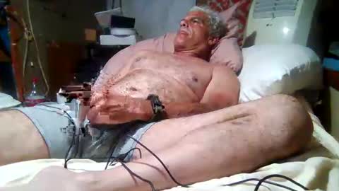 derick1961 online show from May 22, 8:19 am