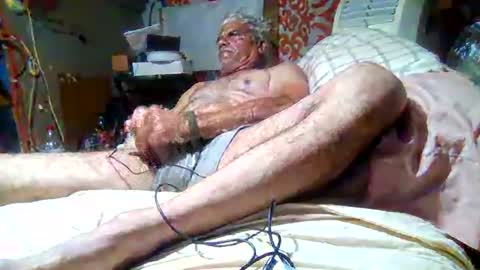 derick1961 online show from May 25, 5:35 am