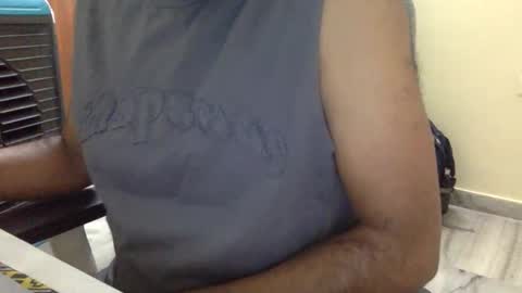 desisuckable online show from June 1, 10:15 am