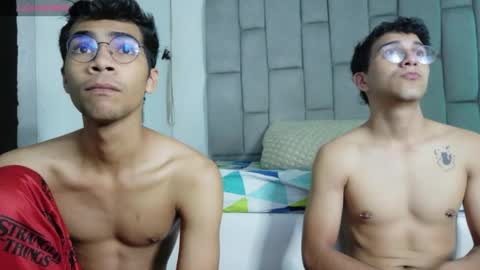 desire4duo online show from May 30, 11:43 am