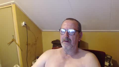 destelp online show from July 15, 10:38 pm
