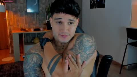 JULIAN online show from May 30, 2:55 am