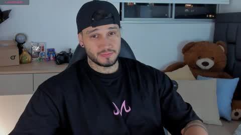 JULIAN online show from May 12, 1:47 am