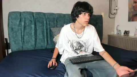 diamond_twink online show from June 12, 2:04 pm