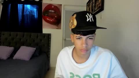 dick_master17 online show from April 18, 5:58 pm