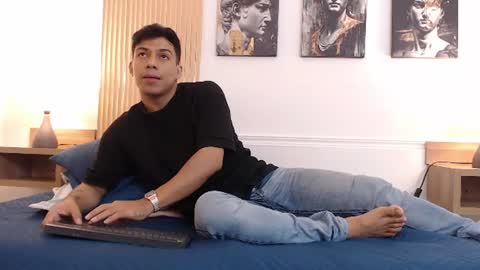 diego_salvatore online show from June 12, 3:32 pm