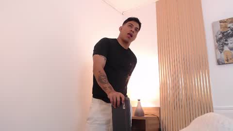 diego_salvatore online show from June 17, 6:20 pm