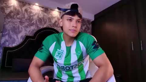 dilanmiller_ online show from June 8, 3:02 pm