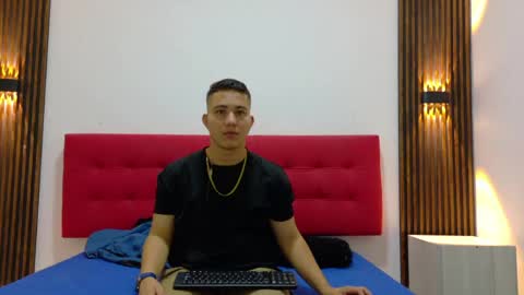  01 online show from June 3, 11:45 am