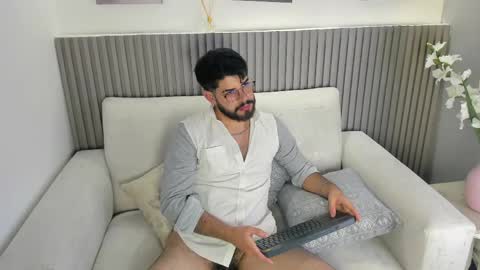 domboy  online show from May 16, 8:51 pm