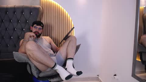 domboy  online show from May 7, 10:10 pm