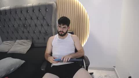 domboy  online show from May 8, 10:21 pm