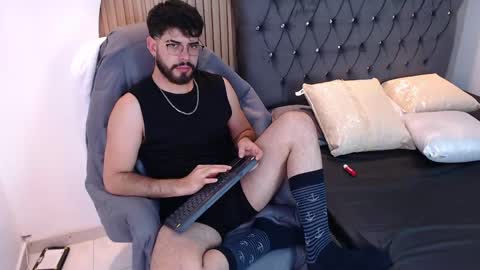 domboy  online show from May 13, 10:07 pm