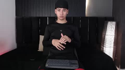 Dominic online show from August 4, 9:08 pm