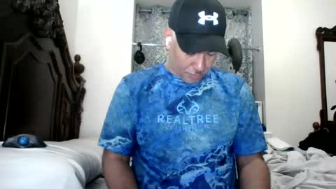 luis online show from August 2, 9:02 pm