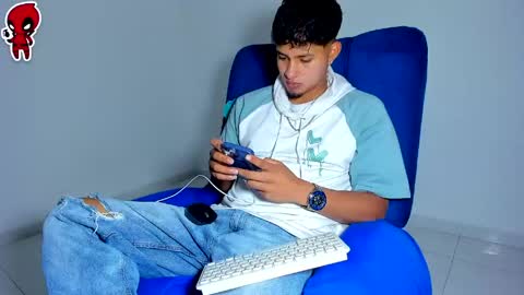  Dominic  online show from May 12, 3:15 am
