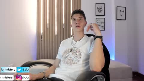dorian_mystery online show from June 11, 1:38 am