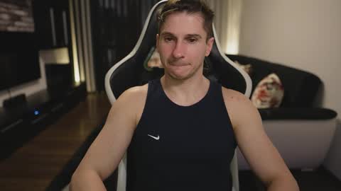 Dorian Reyes online show from April 30, 10:58 pm