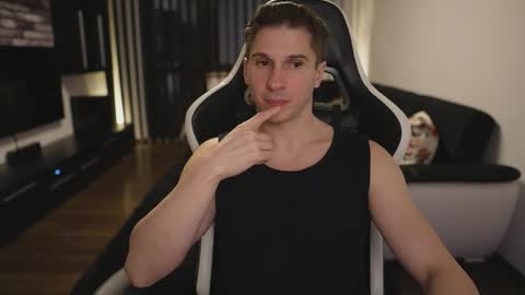 Dorian Reyes online show from April 28, 2:27 am