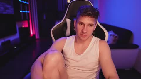 Dorian Reyes online show from June 26, 12:14 am