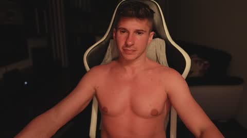Dorian Reyes online show from June 27, 10:48 pm