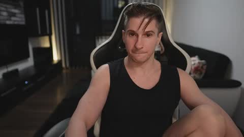 Dorian Reyes online show from May 5, 10:21 pm
