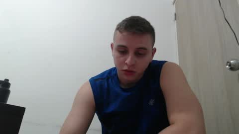 draco_boy2000 online show from May 5, 12:01 am
