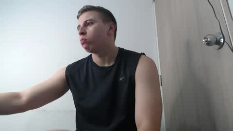draco_boy2000 online show from May 12, 12:19 am