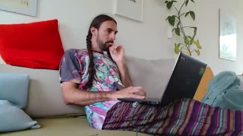 new profile Aircum99  online show from May 8, 12:49 pm