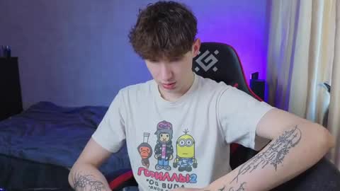 Mark online show from May 21, 3:38 pm