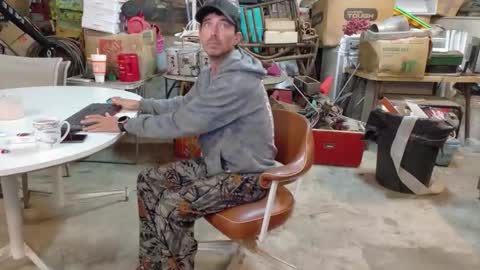 Inexperienced catfish online show from May 7, 11:43 am