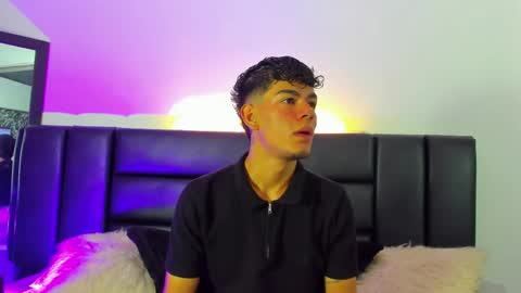 Thomas and Noah online show from May 18, 12:33 pm