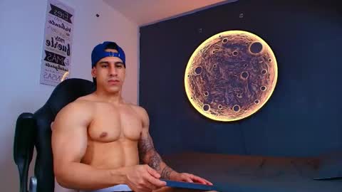 duran_dhikol1 online show from May 15, 1:58 am