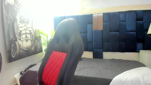 DUSTYN MICHELLE online show from May 10, 4:41 pm