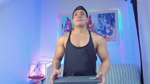 dwayne_esteven10 online show from May 14, 11:14 pm
