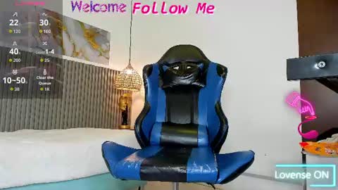 dyla_n18_ online show from July 24, 9:55 pm