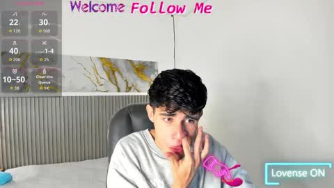 dyla_n18_ online show from June 7, 9:22 pm