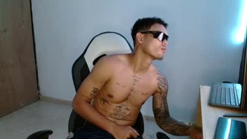 easy_money7777 online show from July 10, 10:11 pm