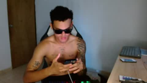 easy_money7777 online show from June 30, 10:11 pm