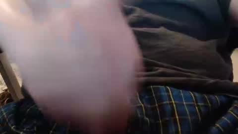 eat_a_peach2 online show from April 30, 10:33 am