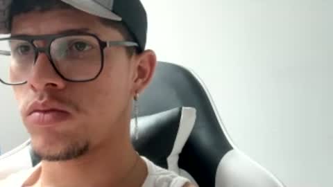 edward_2709 online show from July 23, 5:43 pm