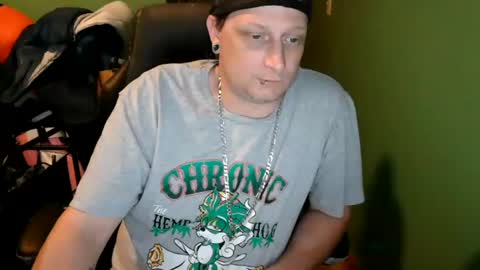 edwardaims_2please online show from June 12, 3:05 am
