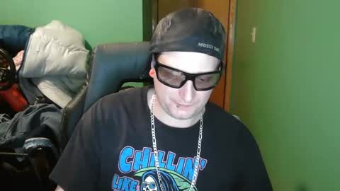 edwardaims_2please online show from May 24, 2:06 am
