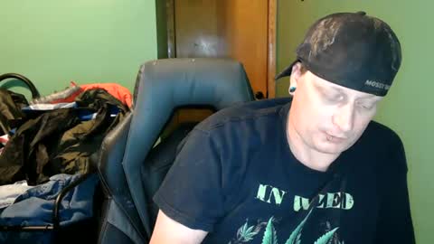 edwardaims_2please online show from July 26, 3:36 am
