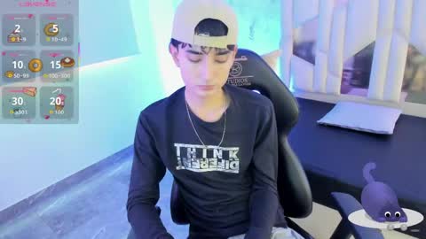 eidan_tay online show from May 28, 8:29 pm