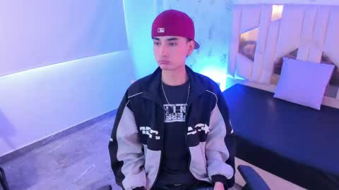 eidan_tay online show from May 17, 12:34 pm