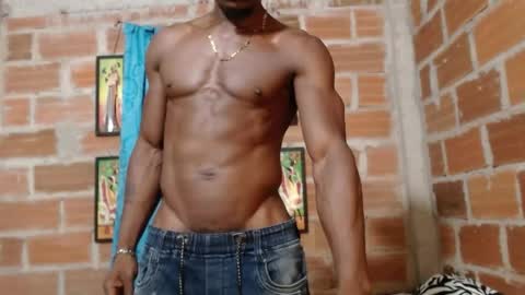 elmiltonnjakee online show from June 8, 1:28 am