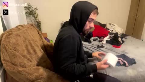 emanuell___ online show from April 27, 12:51 am