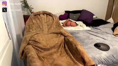 emanuell___ online show from April 29, 2:38 am