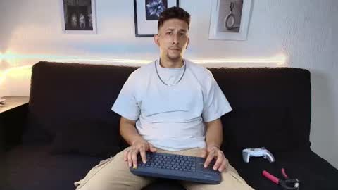 EMILIOCUM online show from June 15, 11:51 pm